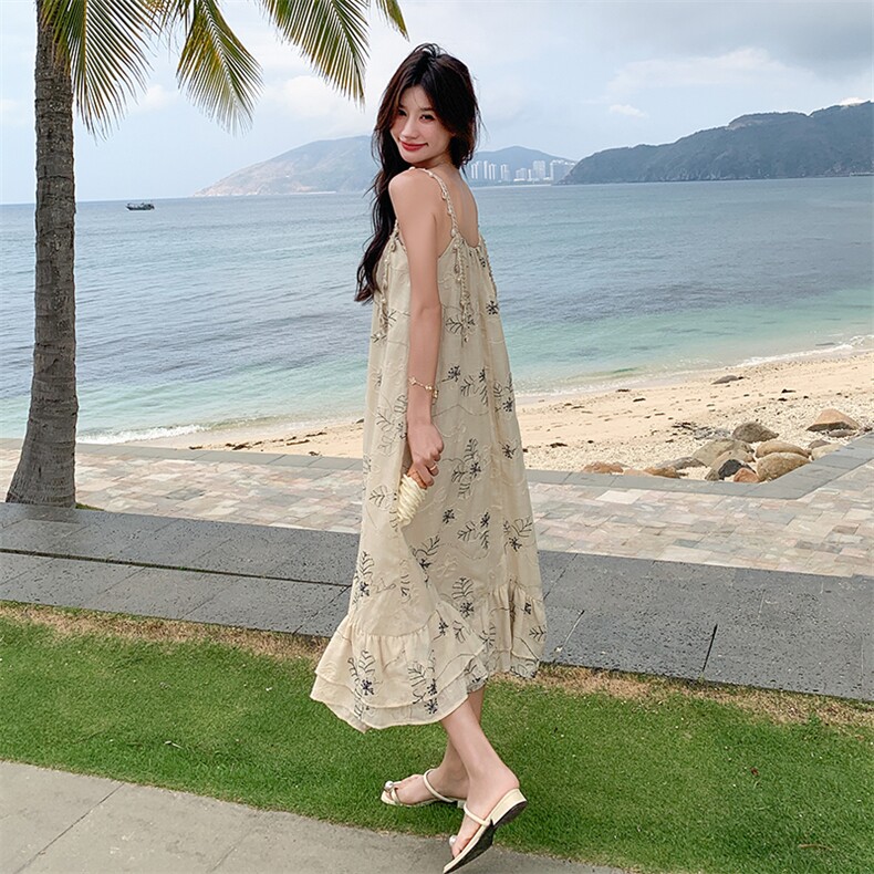 温柔风超好看独特漂亮碎花吊带连衣裙2025夏季海边度假风沙滩长裙,女装连衣裙,2C122