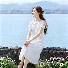 气质连衣裙2026夏季新款收腰显瘦高端时尚减龄遮肚显瘦中长款裙子，女装连衣裙，超越