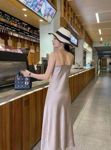 连衣裙，女装连衣裙，魅力元素