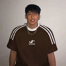咖啡色