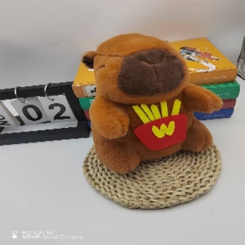 生活所迫炸薯条的水豚八寸毛绒玩具厂直供公仔到手十个，大瑞瑞毛绒玩具