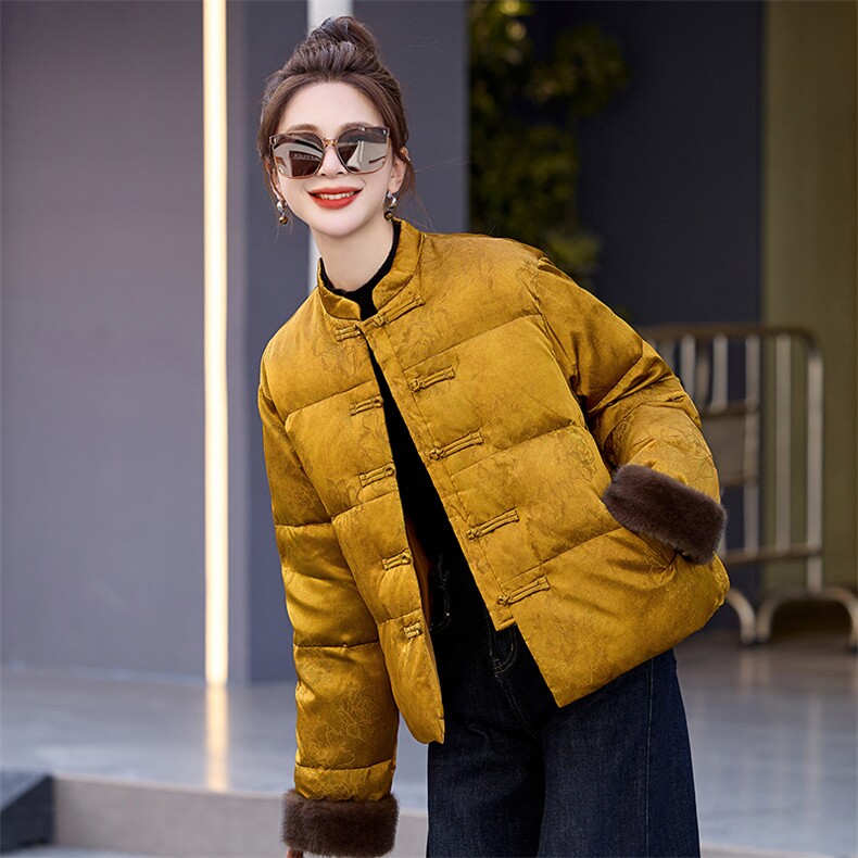 新中式风羽绒服女2025冬季新款小个子超好看洋气短款黄色厚外套,女装羽绒服,艾仟回(原伊仟回)