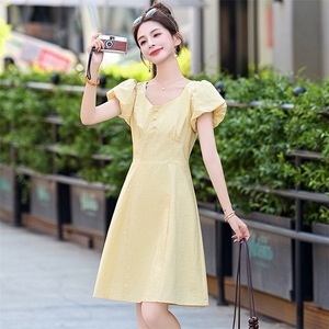 2025年夏季新款时尚气质泡泡袖修身连衣裙女图片