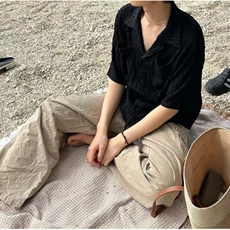 黑色