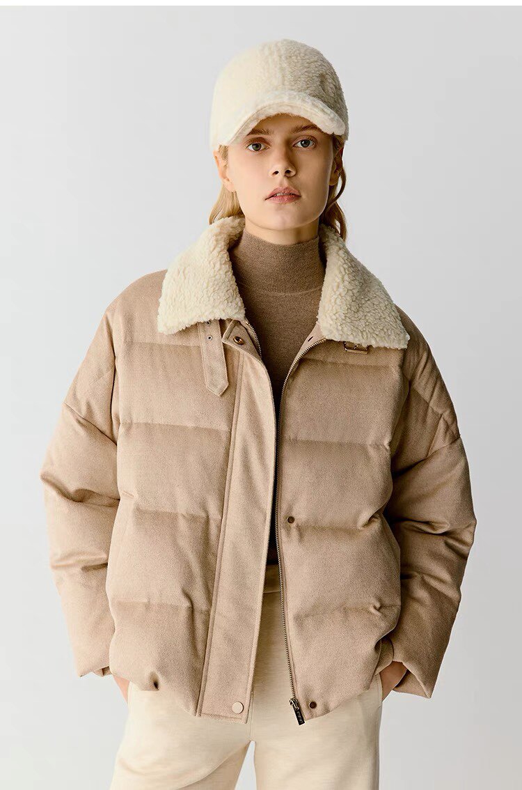 2025年秋季拉链常规长袖立领修身型外层面料采用丝绒材质时尚百搭,女装羽绒服,雅鹿
