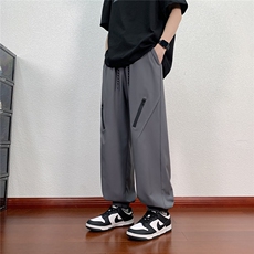 深灰色