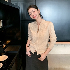 2025舒适百搭简约秋冬新款圆领短款长袖针织衫，女装羊绒衫，玛卡隆羊绒