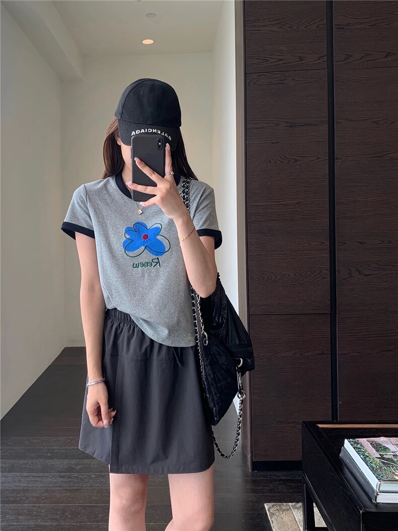 韩版趣味夏季撞色刺绣印花T恤休闲百搭蓝花短袖,女装T恤,湘姗