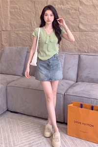女夏新款时尚套装裙气质显瘦蕾丝拼接蝴蝶结针织衫牛仔短裙两件套图片