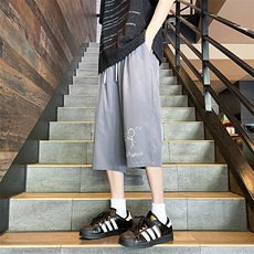 灰色
