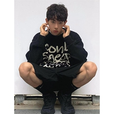 黑色