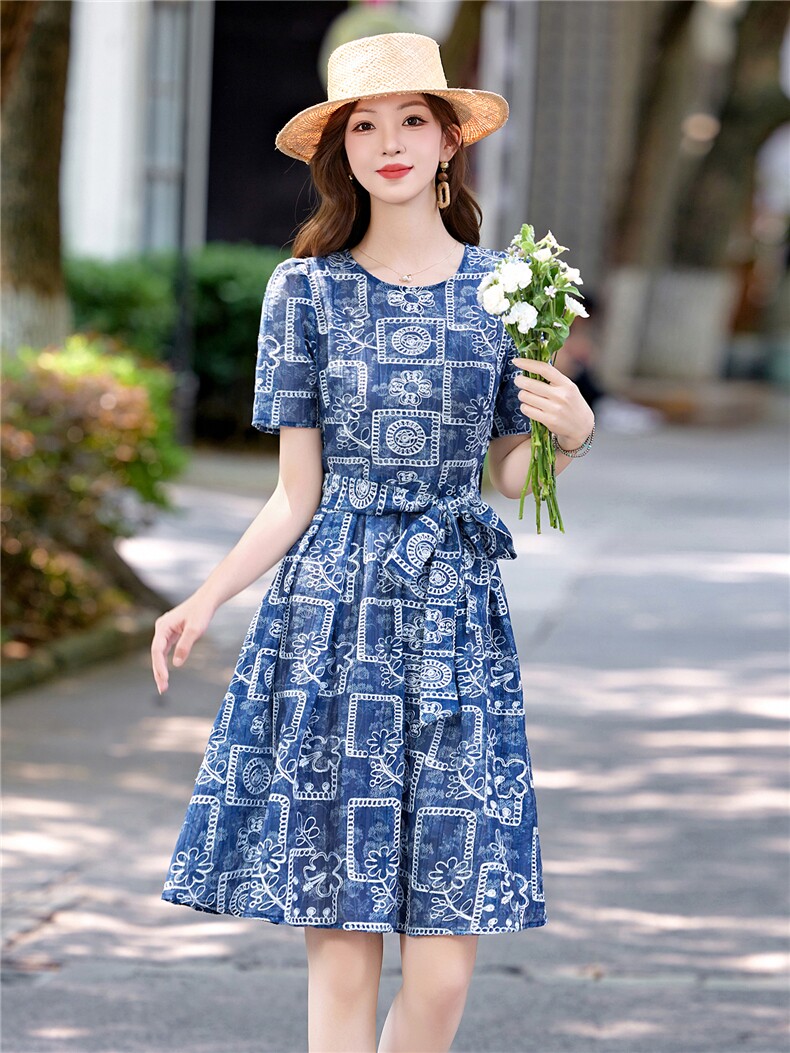 高级感复古刺绣印花连衣裙女2025夏季新款小个子收腰显瘦气质裙子,女装连衣裙,依如秀(原杭风阁)