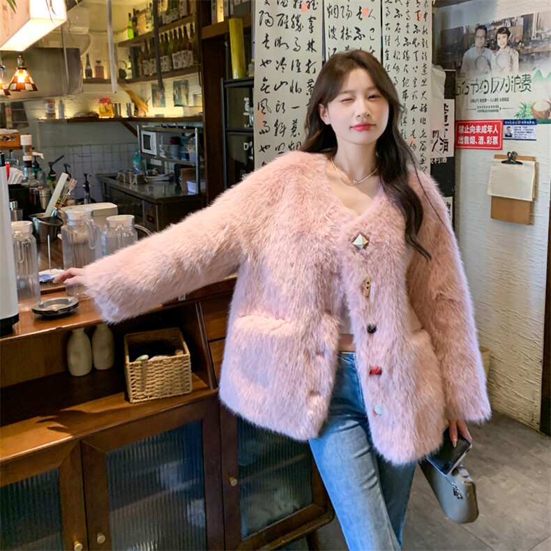 小香风环保皮草外套女短款皮毛一体2025设计感毛毛彩扣上衣,女装短外套,2C229