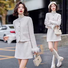 【财阀千金系列】2024新款冬装法式小香套装鸵鸟毛两件套白鸭绒，女装套装/套裙，雅静靓衣