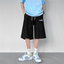 黑色