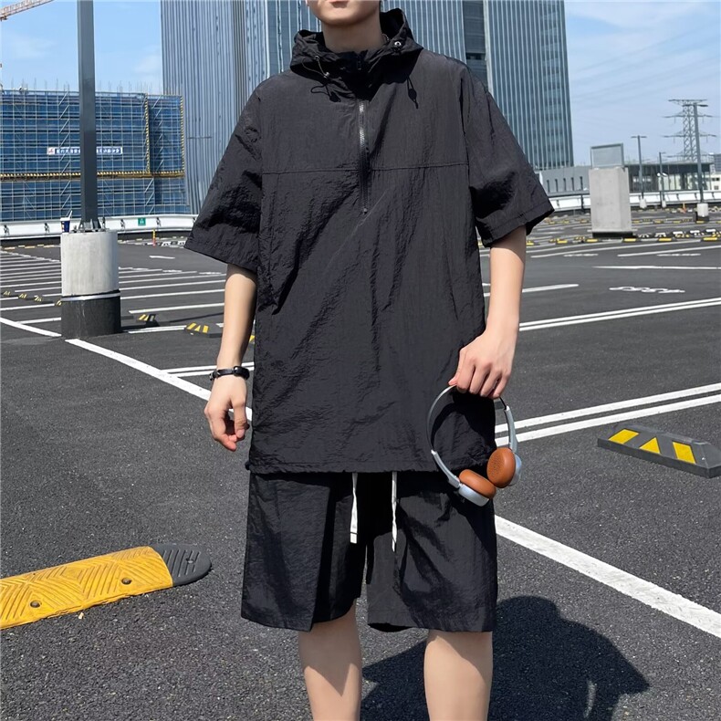 夏季两件套装冰丝速干半拉链短袖连帽衬衣男休闲宽松薄款工装短裤图片