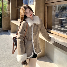 现货新款皮毛一体加厚外套25134P190K288，女装短外套，2D035