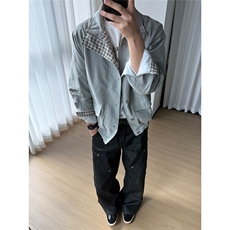 灰色