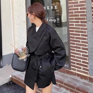 时尚风衣搭配修身图片