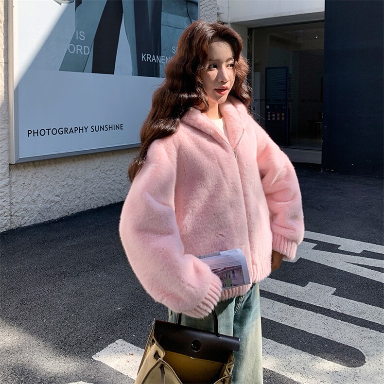 仿羊羔毛外套女皮毛一体秋冬2025新款加厚拼色羊羔绒休闲外套，女装皮草，欣美人