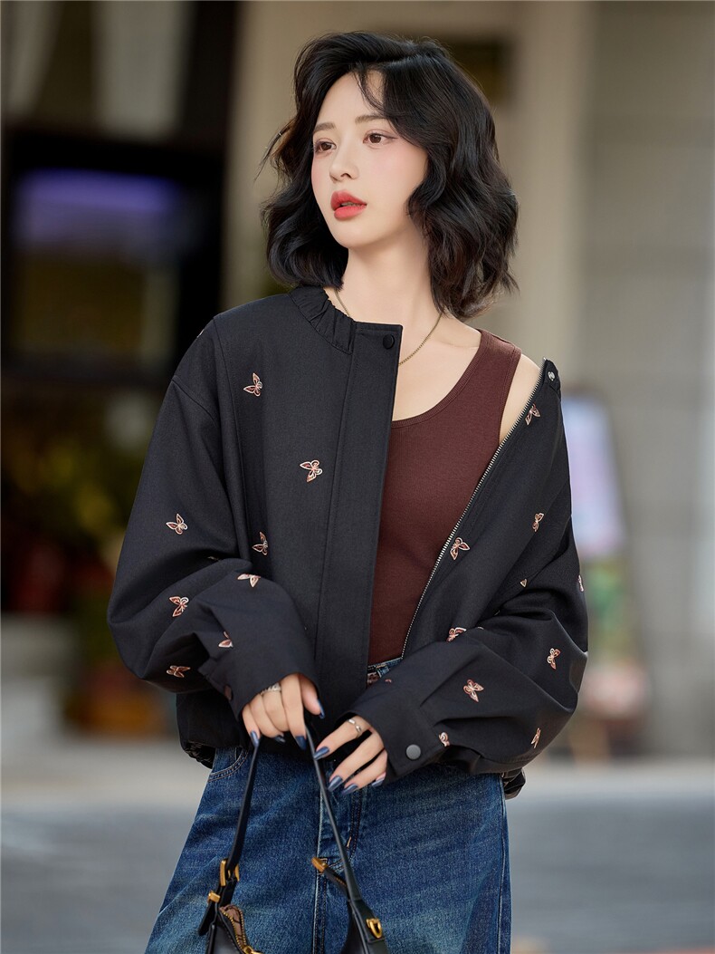 咖色刺绣小蝴蝶夹克美式复古外套女百搭休闲显瘦褶皱领短款上衣,女装短外套,梦懿尔