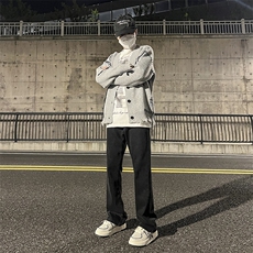 黑色