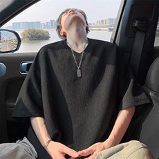 黑色
