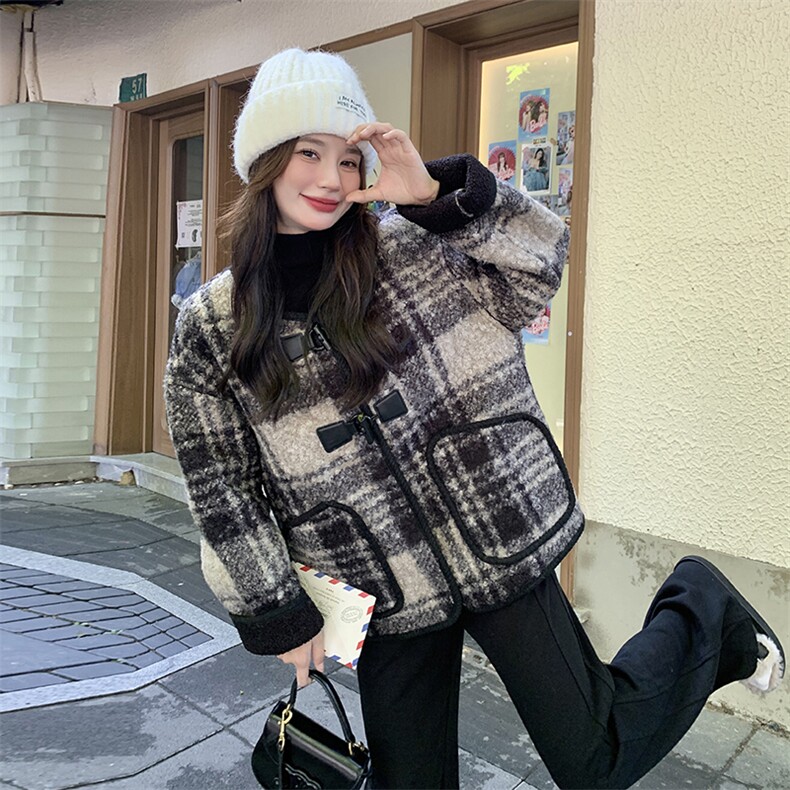 复古格纹毛呢外套女2025秋温柔小香风宽松牛角扣超好看短款呢大衣图片