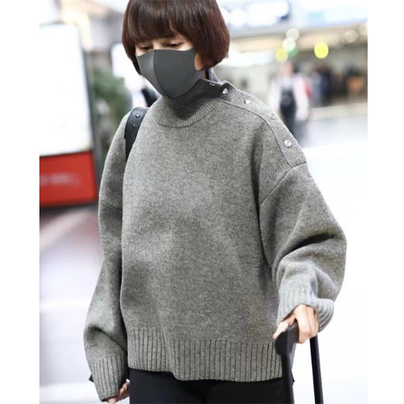 时尚百搭秋冬款宽松舒适女高领羊毛衫 简约大气图片