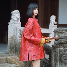 红色