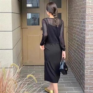 针织外套搭配吊带连衣裙图片