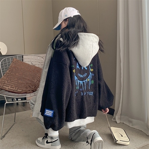 韩版刺绣加绒加厚连帽羊羔毛开衫女秋冬拉链外套C558-P110图片