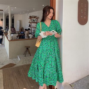 2021新款女装简约A字裙中长款连衣裙V领图片