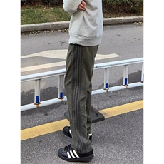 军绿色