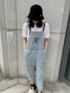 牛仔背带裤图片