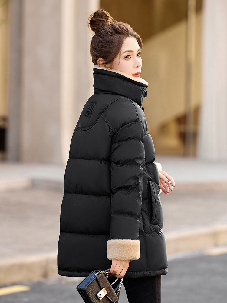 羊羔毛拼接大翻领羽绒服女中长款2025冬季新款加厚保暖白鸭绒外套,女装羽绒服,沐七七