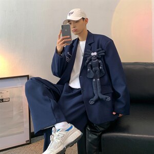 白色西装
