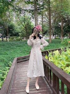 【现货】荷叶边碎花连衣裙,女装连衣裙,ONE(2F)