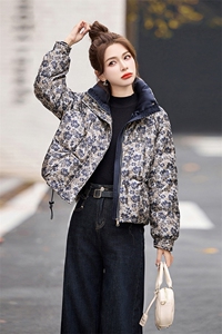 短款羽绒服女2024冬季新款小个子高端洋气设计感欧货碎花厚面包服图片