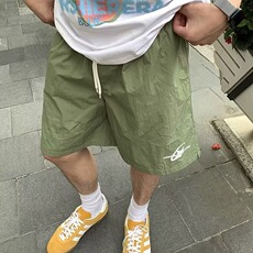 绿色