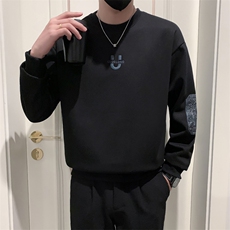 黑色