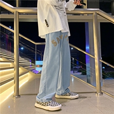 蓝色