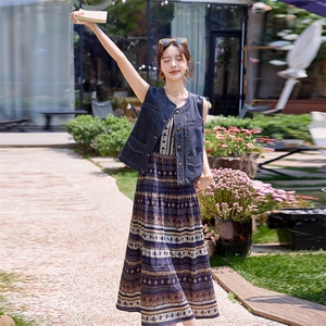 民族风印花吊带连衣裙套装女2025夏新款高级感复古牛仔马甲两件套图片