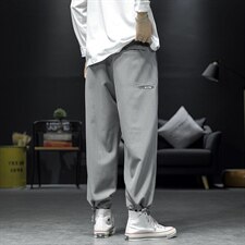 灰色
