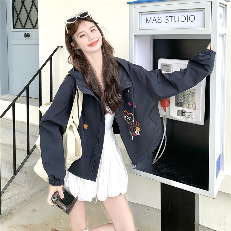 复古卡通刺绣翻领连帽外套女2025秋季新款设计感宽松百搭短款上衣,女装短外套,慧尚2-185