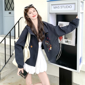 复古卡通刺绣翻领连帽外套女2025秋季新款设计感宽松百搭短款上衣图片