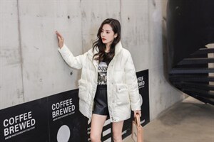 【现货】新款时尚口袋兔毛点缀中长款羽绒服图片