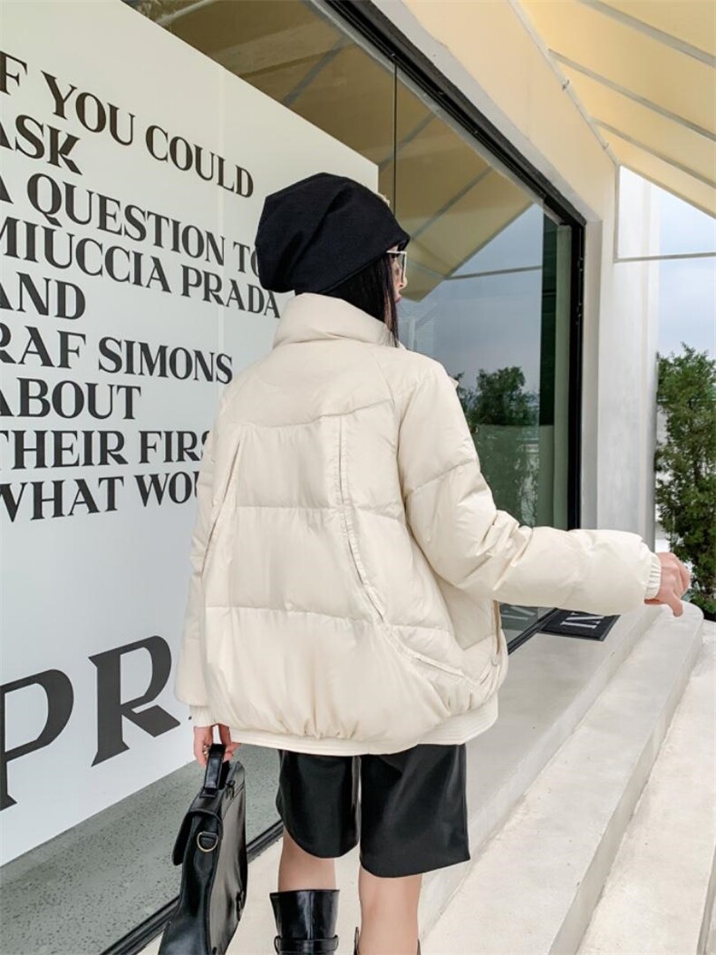 90白鸭绒，时尚羽绒服，女装羽绒服，佳伶百色