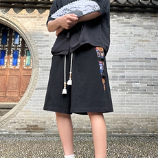 黑色