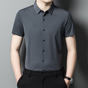 Y86003钱塘2020-2夏季新款男士无痕短袖衬衫商务休闲宽松上衣P60图片